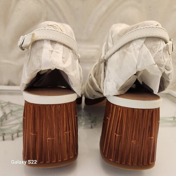 Lucky Brand " Bassie" Bright White Goat Nubuck Sandals. NIB. Size 7.5 - Picture 7 of 12